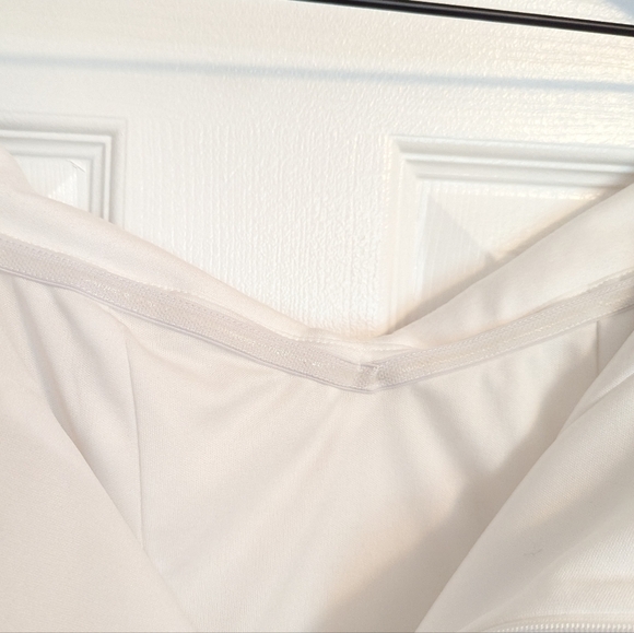 Lulu's Chic White Off The Shoulder Sweetheart Side Slit Bodycon Dress XS - Picture 11 of 11